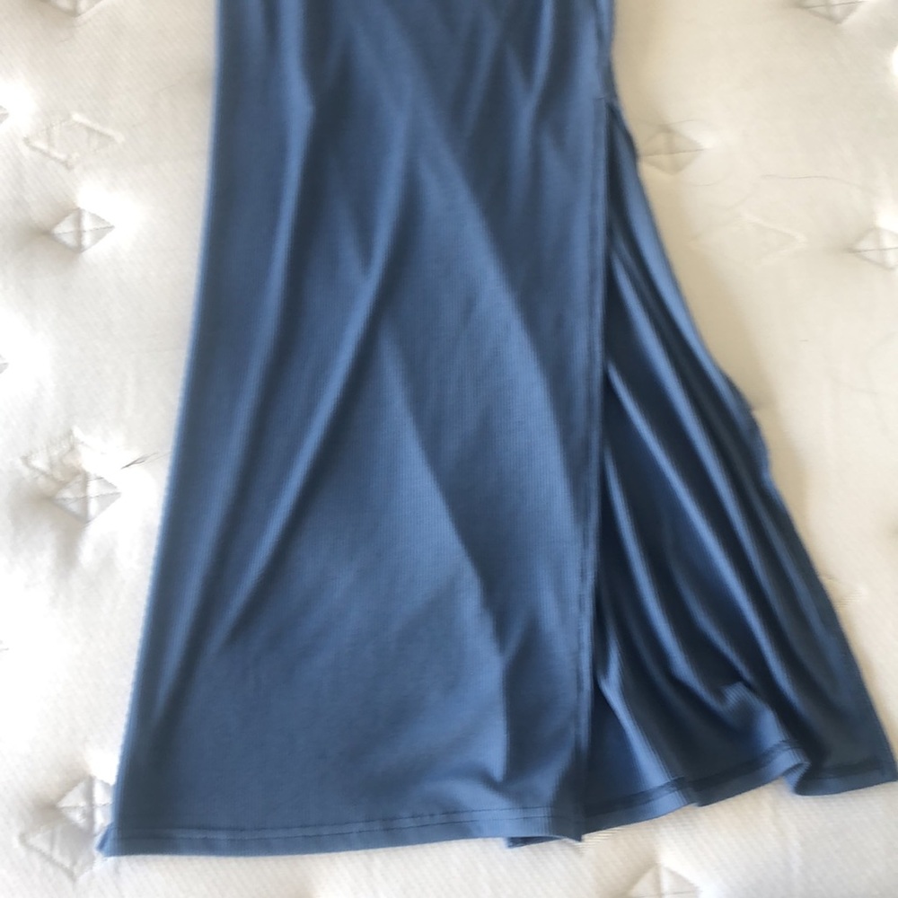 Dresses. - Picture 4 of 5